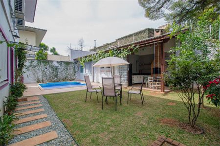 Casa à venda com 322m², 4 quartos e 4 vagas
