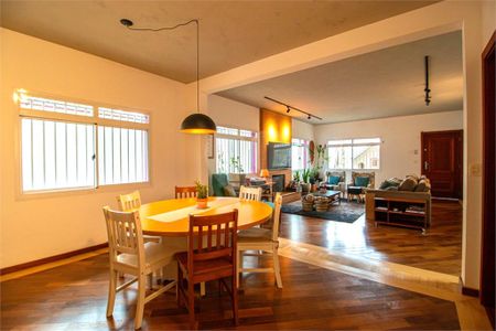 Casa à venda com 4 quartos, 322m² em Santo Amaro, São Paulo