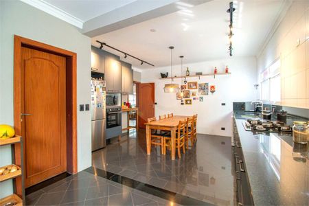 Casa à venda com 4 quartos, 322m² em Santo Amaro, São Paulo