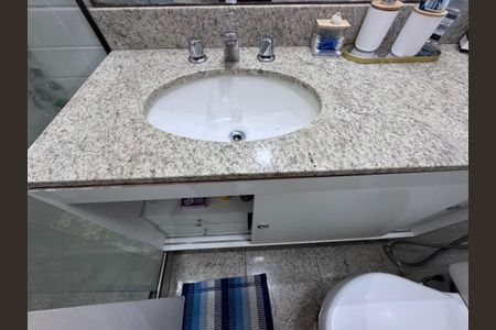 Casa de condomínio à venda com 300m², 5 quartos e 2 vagas Casa de condomínio à venda com 300m², 5 quartos e 2 vagasSuíte 3 - Banheiro