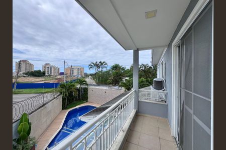 Casa de condomínio à venda com 300m², 5 quartos e 2 vagas Casa de condomínio à venda com 300m², 5 quartos e 2 vagasSuíte 1 - Varanda