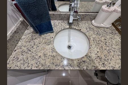 Casa de condomínio à venda com 300m², 5 quartos e 2 vagas Casa de condomínio à venda com 300m², 5 quartos e 2 vagasLavabo