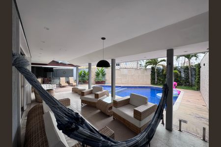 Casa de condomínio à venda com 300m², 5 quartos e 2 vagas Casa de condomínio à venda com 300m², 5 quartos e 2 vagasÁrea externa