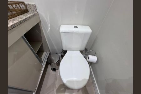 Casa de condomínio à venda com 300m², 5 quartos e 2 vagas Casa de condomínio à venda com 300m², 5 quartos e 2 vagasLavabo