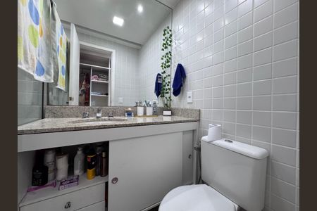 Casa de condomínio à venda com 300m², 5 quartos e 2 vagas Casa de condomínio à venda com 300m², 5 quartos e 2 vagasSuíte 3 - Banheiro