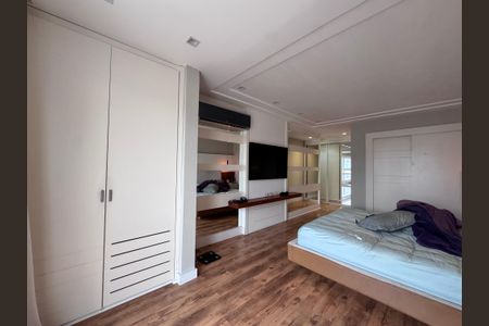 Casa de condomínio à venda com 300m², 5 quartos e 2 vagas Casa de condomínio à venda com 300m², 5 quartos e 2 vagasSuíte 1
