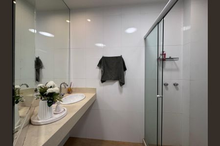 Casa de condomínio à venda com 300m², 5 quartos e 2 vagas