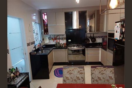 Casa à venda com 3 quartos, 141m² em Vila Carlos de Campos, São Paulo