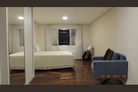 Casa à venda com 3 quartos, 172m² em Jardim Campo Grande, São Paulo