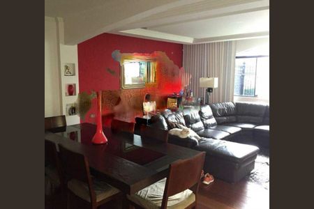 Casa à venda com 4 quartos, 256m² em Vila Santa Virginia, São Paulo