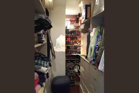 Casa à venda com 4 quartos, 256m² em Vila Santa Virginia, São Paulo