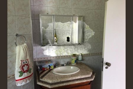 Casa à venda com 4 quartos, 256m² em Vila Santa Virginia, São Paulo