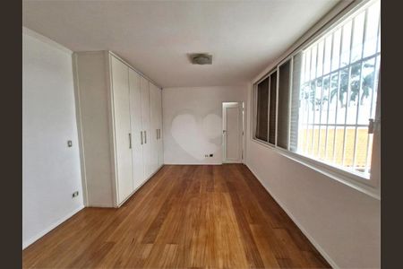 Casa à venda com 4 quartos, 344m² em Granja Julieta, São Paulo