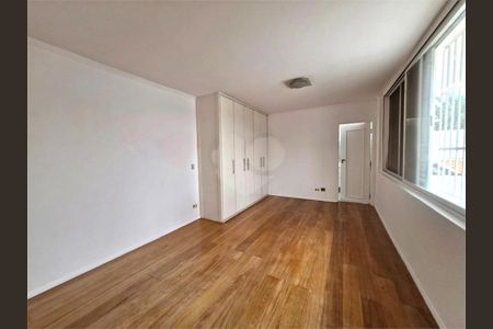 Casa à venda com 4 quartos, 344m² em Granja Julieta, São Paulo