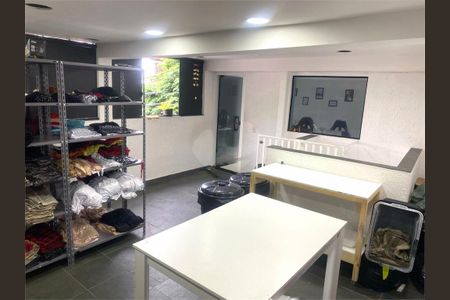 Casa à venda com 2 quartos, 162m² em Vila Ivone, São Paulo