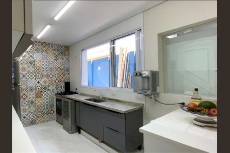 Casa à venda com 3 quartos, 120m² em Jardim Cordeiro, São Paulo