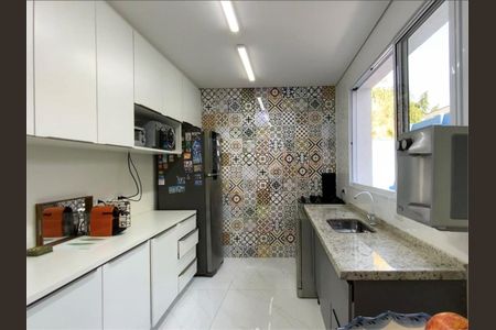 Casa à venda com 3 quartos, 120m² em Jardim Cordeiro, São Paulo