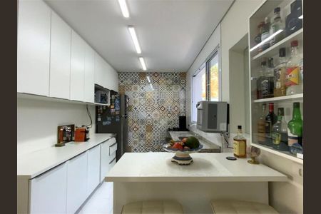 Casa à venda com 3 quartos, 120m² em Jardim Cordeiro, São Paulo
