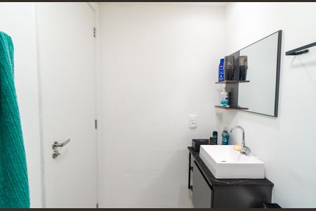 Banheiro da Suíte de apartamento para alugar com 1 quarto, 30m² em Jardim Itacolomi, São Paulo