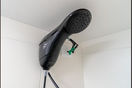 Banheiro da Suíte de apartamento para alugar com 1 quarto, 30m² em Jardim Itacolomi, São Paulo