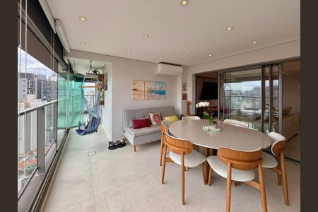 Apartamento à venda com 120m², 3 quartos e 2 vagasVaranda