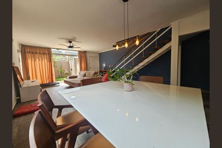 Casa à venda com 160m², 3 quartos e 2 vagasSala