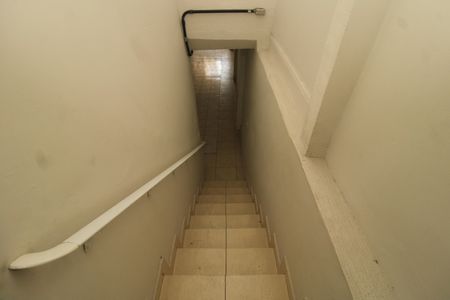 Escada de acesso/Quarto de casa para alugar com 1 quarto, 100m² em Ipiranga, São Paulo