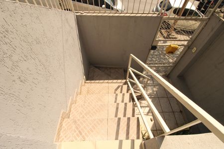 Casa para alugar com 100m², 1 quarto e sem vagaEscadas de entrada