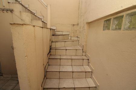 Casa para alugar com 100m², 1 quarto e sem vagaEscadas