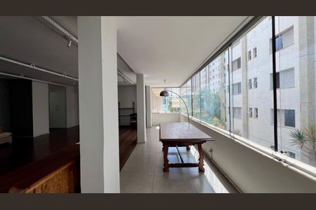 Apartamento à venda com 350m², 4 quartos e 3 vagasVaranda