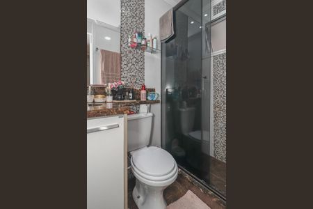 Banheiro da Suíte de apartamento à venda com 3 quartos, 69m² em Humaitá, Porto Alegre