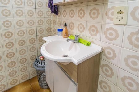 Casa para alugar com 120m², 3 quartos e 2 vagasBanheiro Social