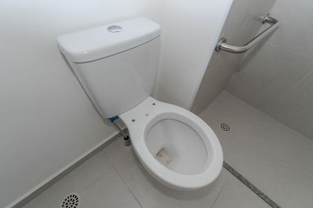 Banheiro de kitnet/studio à venda com 1 quarto, 21m² em Bela Vista, São Paulo