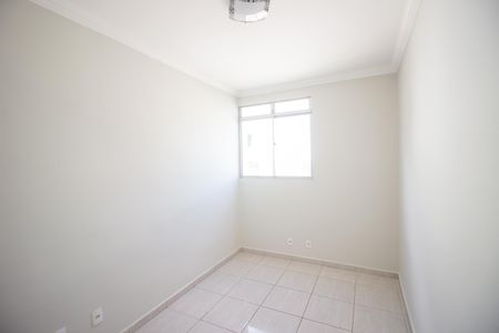 Quarto 1 de apartamento à venda com 2 quartos, 60m² em Parque Xangri-lá, Contagem