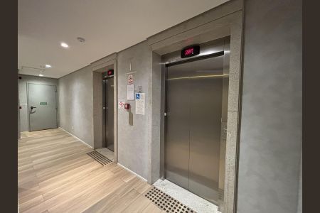 Apartamento à venda com 64m², 2 quartos e 1 vaga Apartamento à venda com 64m², 2 quartos e 1 vagaElevadores