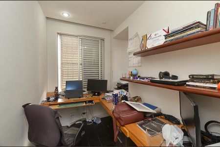 Apartamento à venda com 80m², 2 quartos e 3 vagasQuarto 1 Escritorio