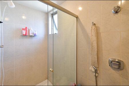 Apartamento à venda com 80m², 2 quartos e 3 vagasBanheiro Social