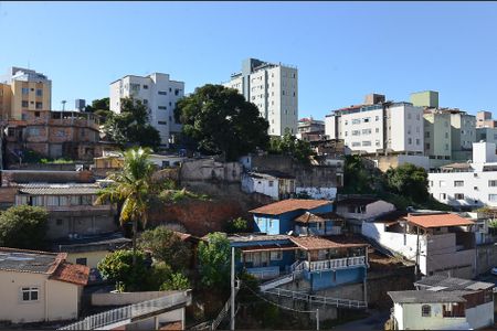 Apartamento à venda com 80m², 2 quartos e 3 vagasVista