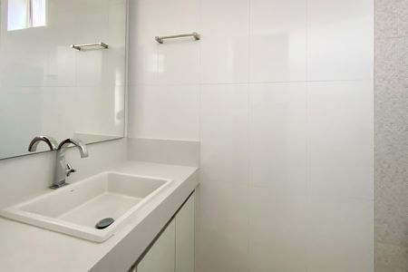 Banheiro da Suíte 1 de apartamento à venda com 3 quartos, 90m² em Cidade Nova, Belo Horizonte