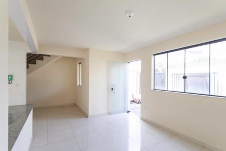 Casa à venda com 100m², 2 quartos e 1 vagaSala