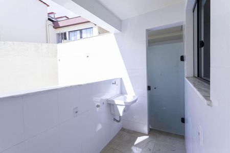 Casa à venda com 100m², 2 quartos e 1 vagaÁrea de serviço 
