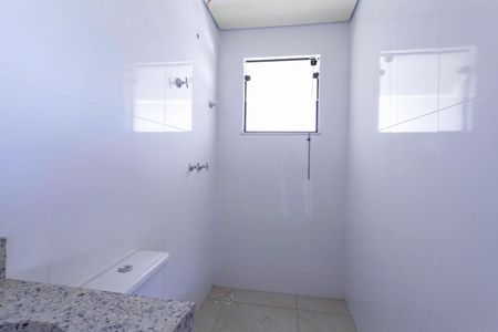 Casa à venda com 100m², 2 quartos e 1 vagaBanheiro da suíte 