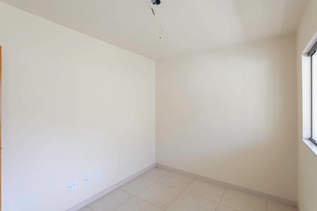 Casa à venda com 100m², 2 quartos e 1 vagaQuarto