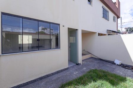 Casa à venda com 100m², 2 quartos e 1 vagaEntrada