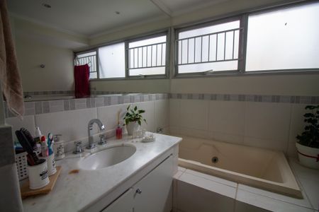 Apartamento à venda com 122m², 3 quartos e 1 vagaBanheiro da Suíte