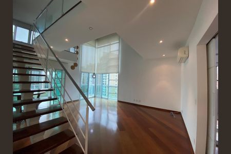 Apartamento para alugar com 220m², 4 quartos e 3 vagasFoto 02