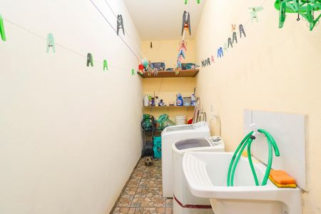 Casa à venda com 136m², 2 quartos e 2 vagasÁrea de Serviço