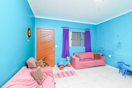 Casa à venda com 136m², 2 quartos e 2 vagasSala