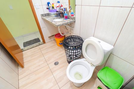 Casa à venda com 136m², 2 quartos e 2 vagasBanheiro