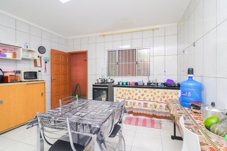 Casa à venda com 136m², 2 quartos e 2 vagasCozinha
